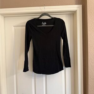 Aveto Black Women's Long-Sleeved Top Size Medium